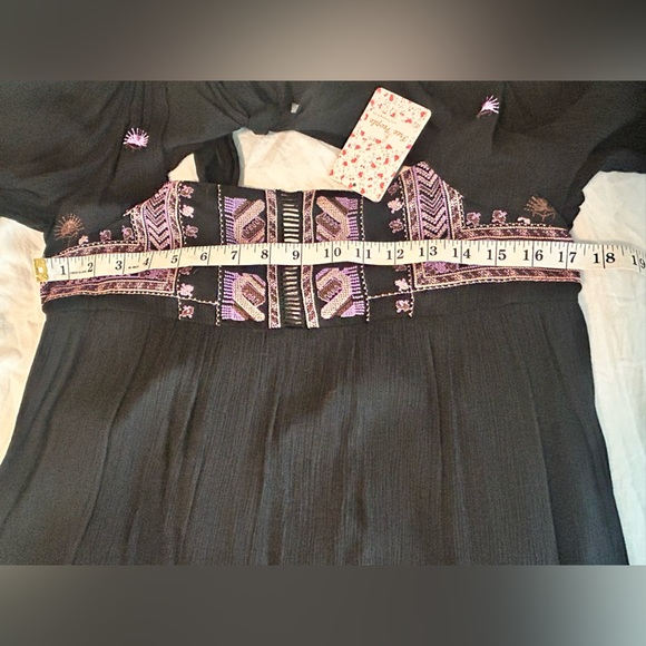 Free People RHIANNON EMBROIDERED PEASANT MINI DRESS BLACK - Picture 7 of 15